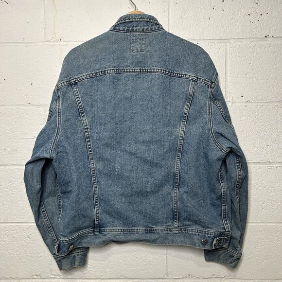 Vintage Lee Riveted Denim Trucker Jacket “Light Wash” - Picture 2 of 6